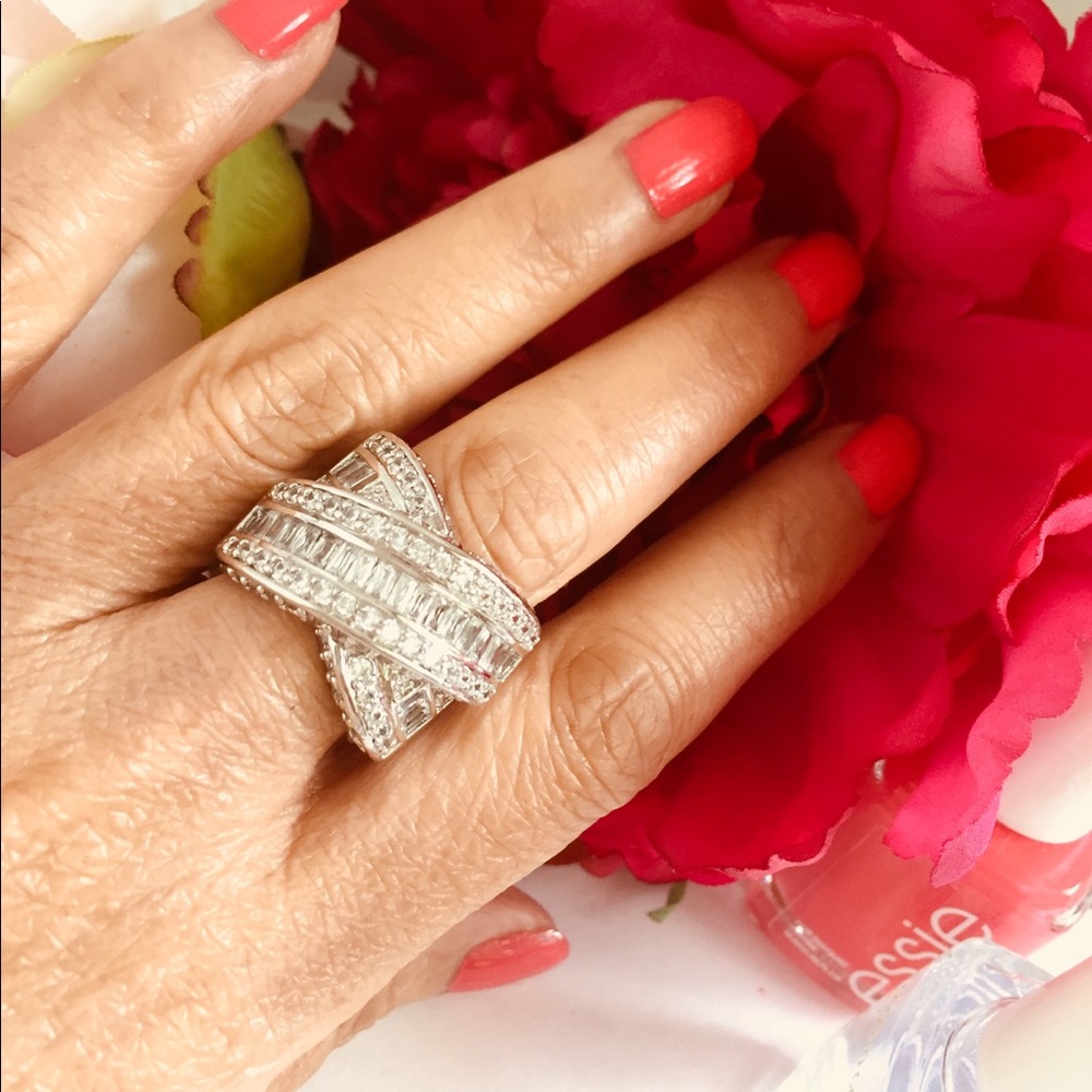 Stunning baguette ring
